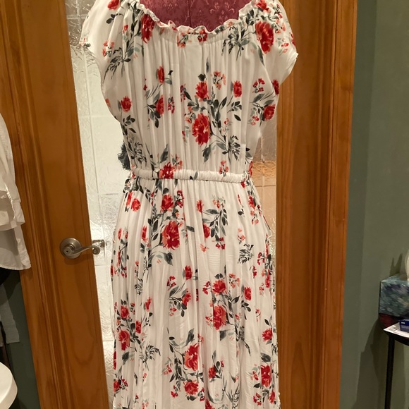 WHITE & RED FLORAL CHALLIS DRAWSTRING MIDI DRESS - Picture 6 of 6